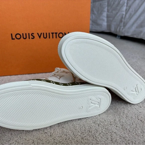 Louis Vuitton Monogram White & Green High-Top Sneakers - Picture 10 of 13